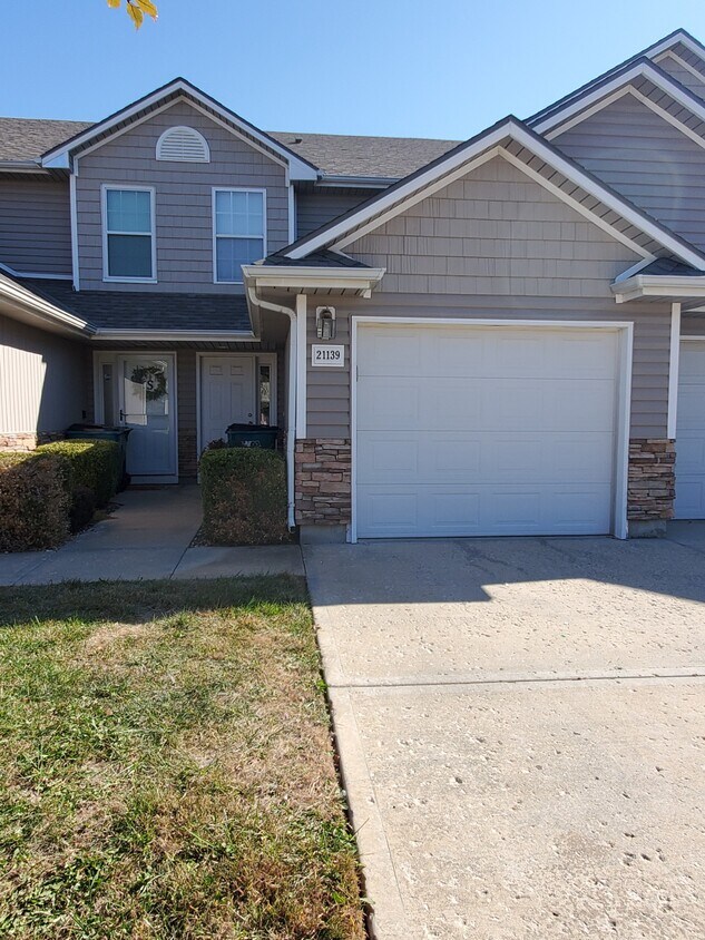 Primary Photo - 21139 Millridge St
