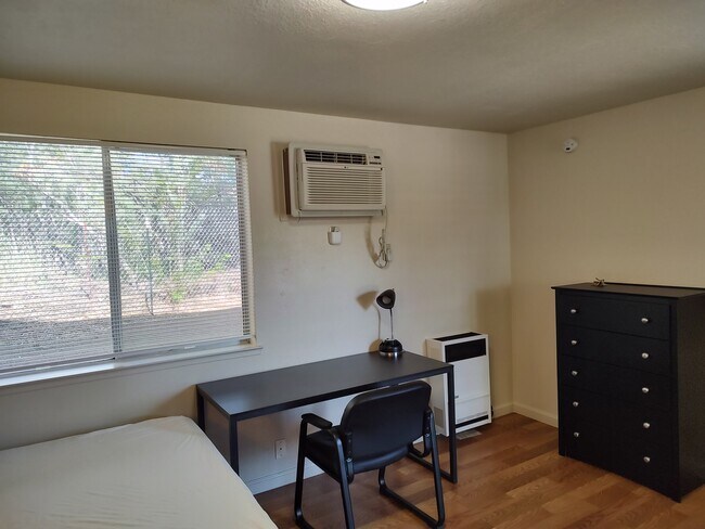Foto del edificio - 1205 Beech St