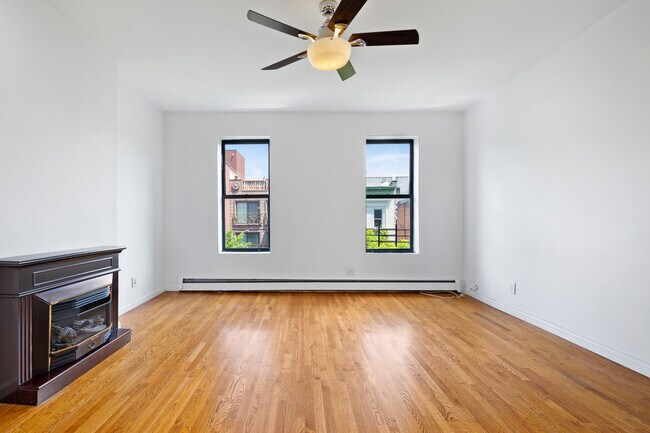 Foto del edificio - 118 W 136TH St