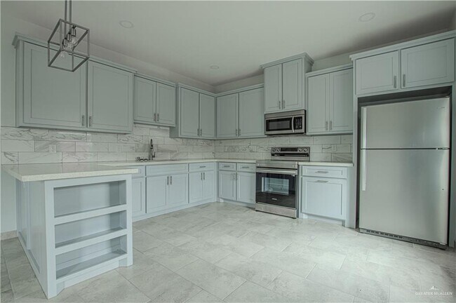 Foto del edificio - 907 Hidden Hls St