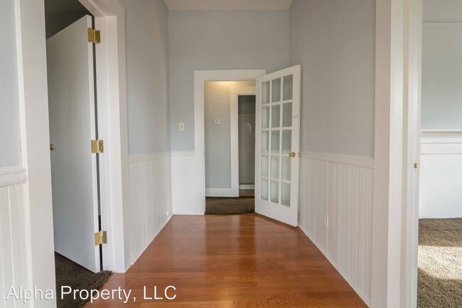 Building Photo - 221 S Calhoun St