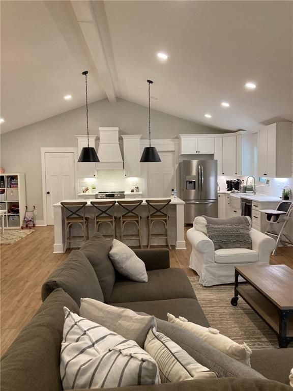 Building Photo - 920 Jones Rd