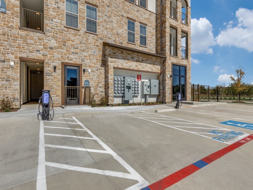 Jefferson Cove Apartments in Grand Prairie, TX