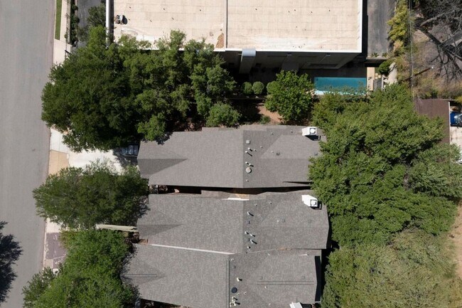 Foto del edificio - 145 Elizabeth Rd