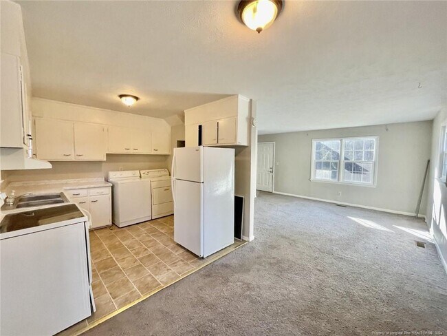 Building Photo - 830 Pilot Ave