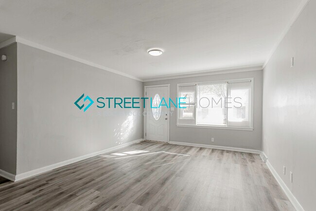 Foto del edificio - SIGN LEASE BY 2/28 AND GET $250 OFF FIRST ...
