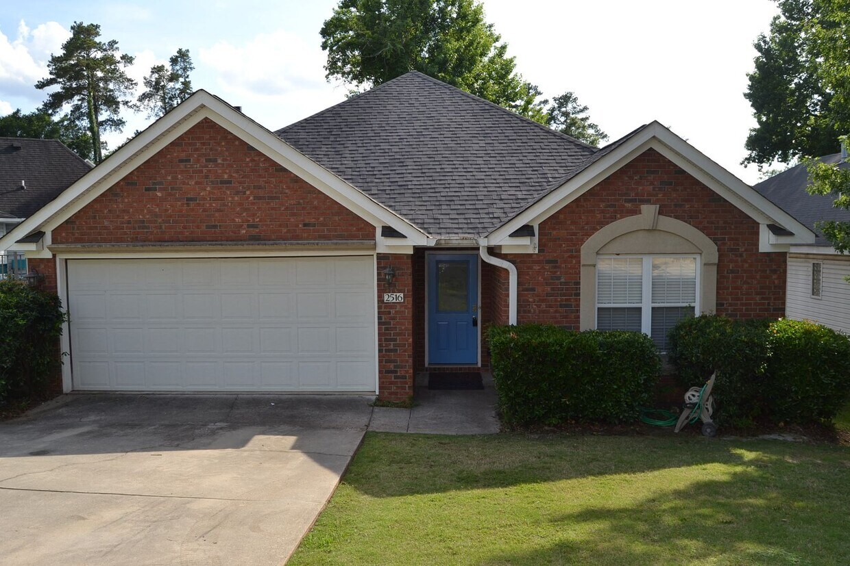 Foto principal - FULLY FURNISHED. 2516 Carriage Creek , Aug...