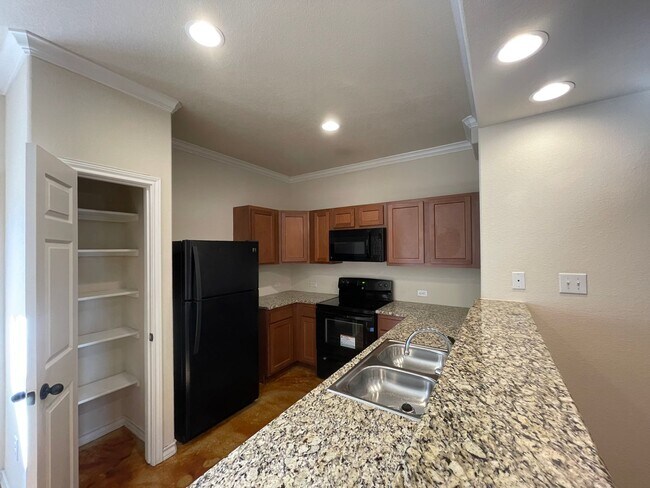 Foto del edificio - Town home for rent