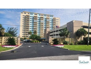 Building Photo - 825 Bayshore Dr