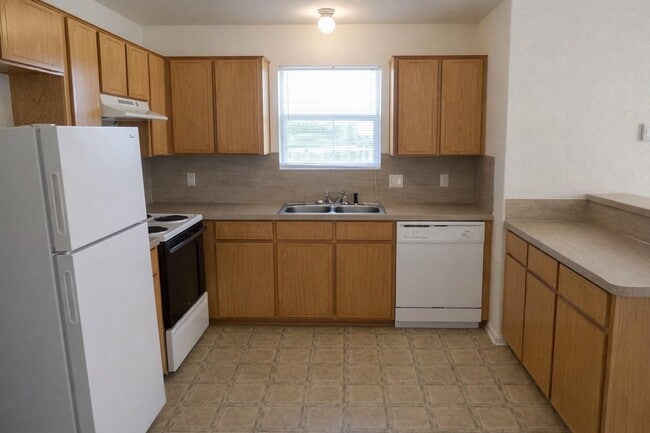 Foto del edificio - 4001 Nadine Dr