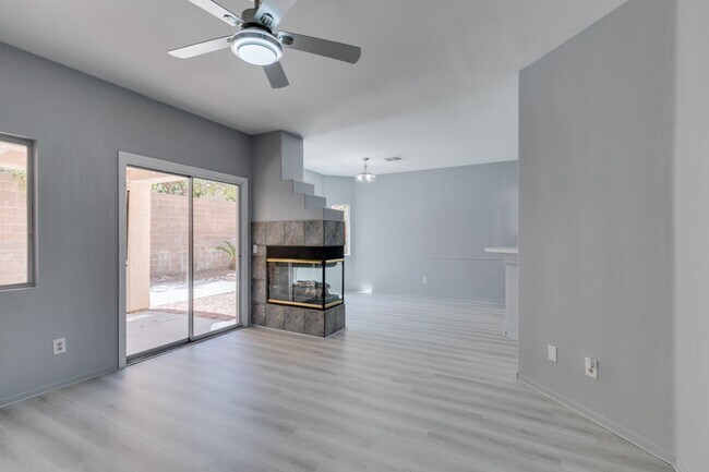 Building Photo - REMODELD HENDERSON 2 STORY HOME WITH LOFT