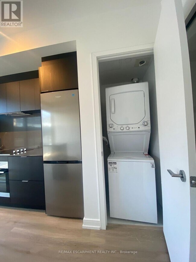 Photo du bâtiment - 1518-1511 JARVIS St