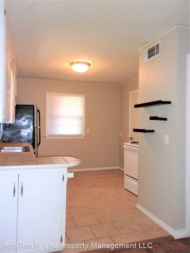 Building Photo - 3 br, 1 bath House - 1612 Downing St
