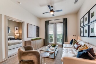 Building Photo - Jefferson Ridglea Village