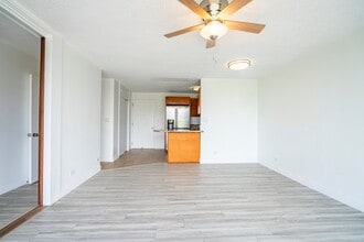 Building Photo - 2355 Ala Wai Blvd