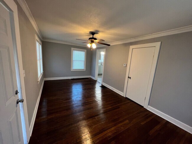Foto del edificio - Sweet 2 Bedroom, 1 bath in Kansas City!
