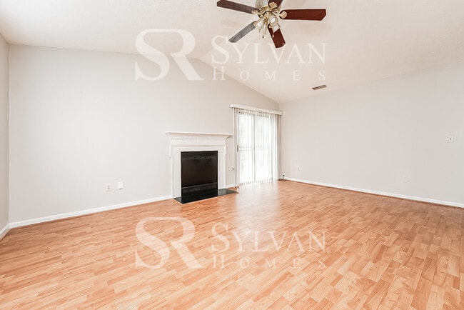 Building Photo - Lease today! No extra charge for contentme...