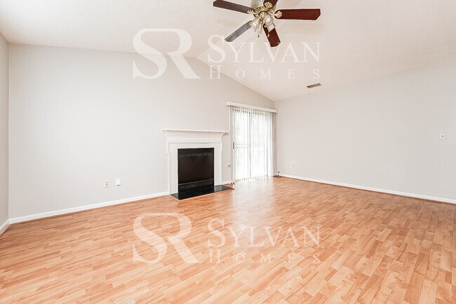 Foto del edificio - Lease today! No extra charge for contentme...