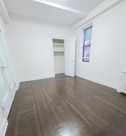 Building Photo - 140 W 55th St