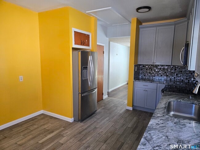 Building Photo - 126 Sherman Ave