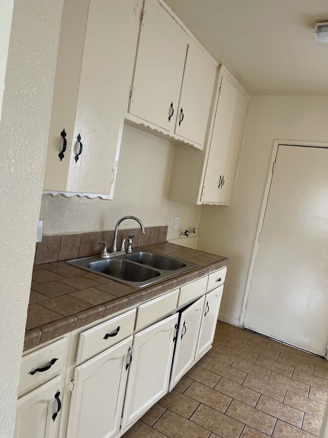 Foto del edificio - 3640 W 102nd St