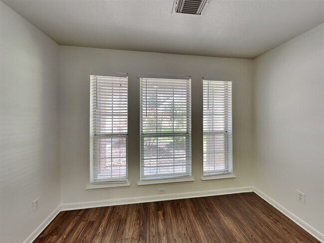 Building Photo - 3915 Ridge Canyon Rd