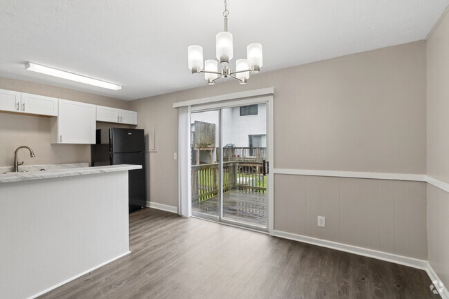 2BR, 1.5BA - 1,350SF - Dining Room - London Trace Townhomes