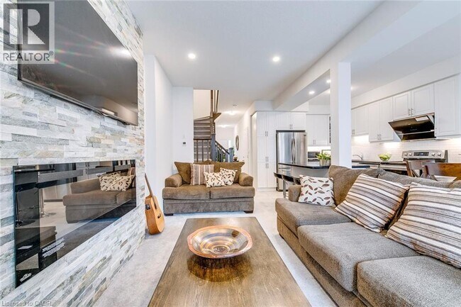 Photo du bâtiment - 16 Dayman Dr