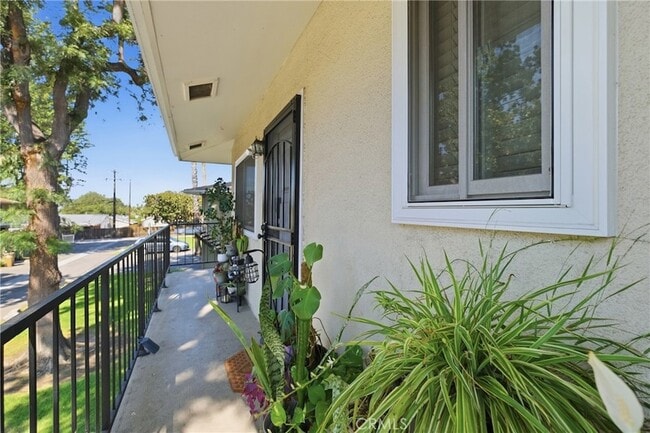 Building Photo - 1328 Primrose St