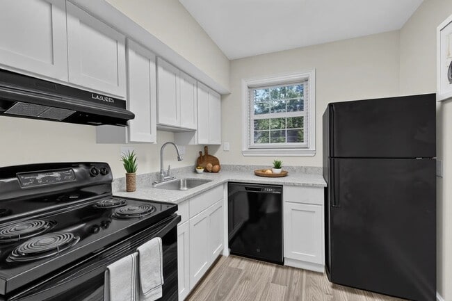 Building Photo - Highland Ridge