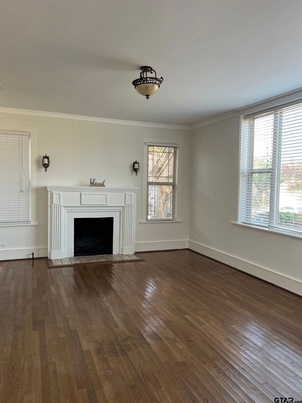 Building Photo - 328 Mockingbird Ln