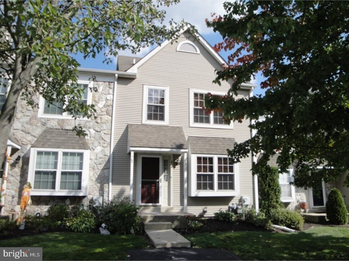 Foto principal - 616 Longwood Rd