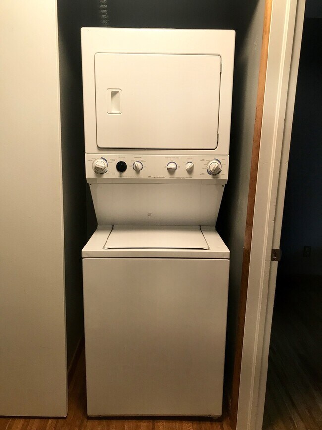 Foto del edificio - Bright and Sunny 2-Bedroom/2-Bathroom for ...