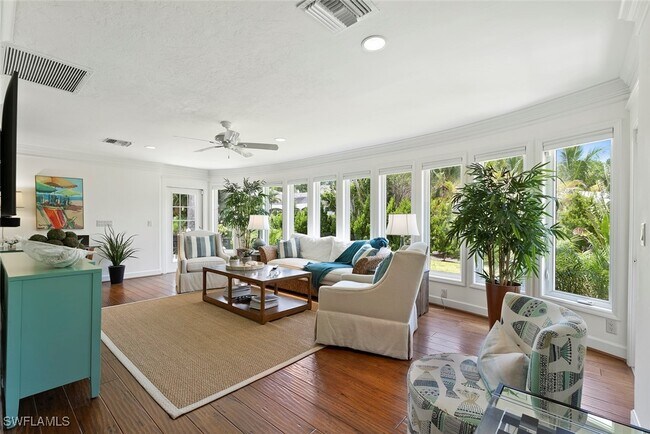 Foto del edificio - 2700 Treasure Ln