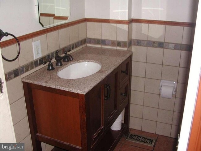 Foto del edificio - 358 Krams Ave