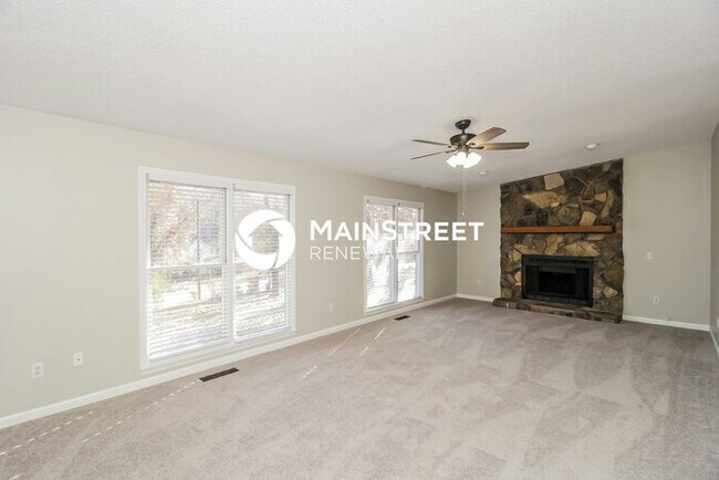 Foto del edificio - 3 Bedroom Pet-Friendly Home in CARTERSVILLE, GA with Main Street Renewal