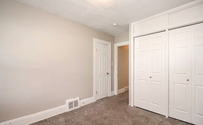Foto del edificio - 12904 Thornhurst Ave