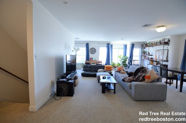 Foto del edificio - 8 Glencoe St