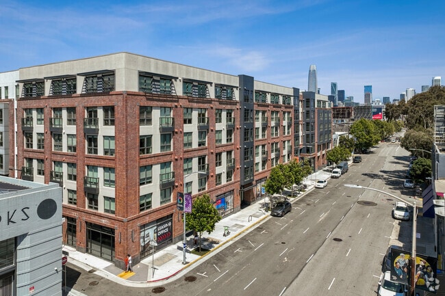 Building Photo - Hanover Soma West