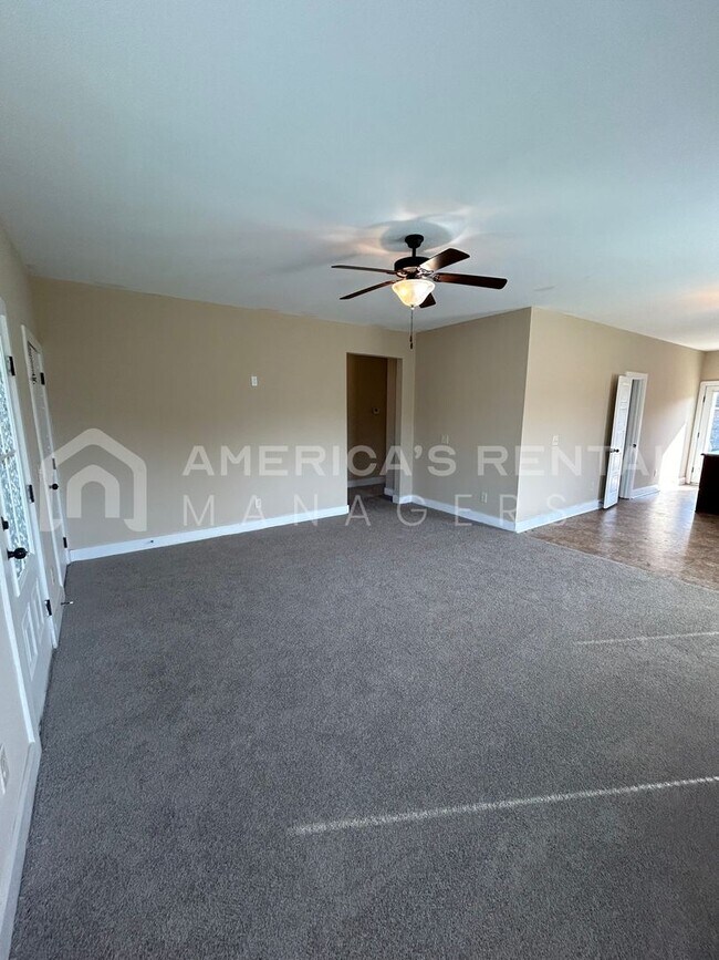 Building Photo - DEPOSIT PENDING!!! Incredible Home For Ren...