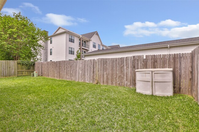Building Photo - 21915 Saragosa Pond Ln