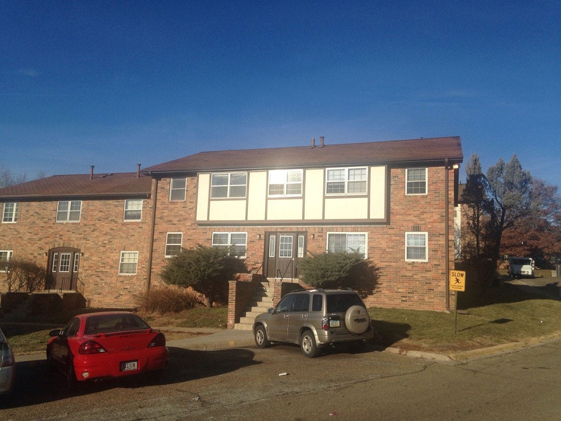 1407 21st Ave Pl, Coralville, IA 52241 Condo for Rent in Coralville