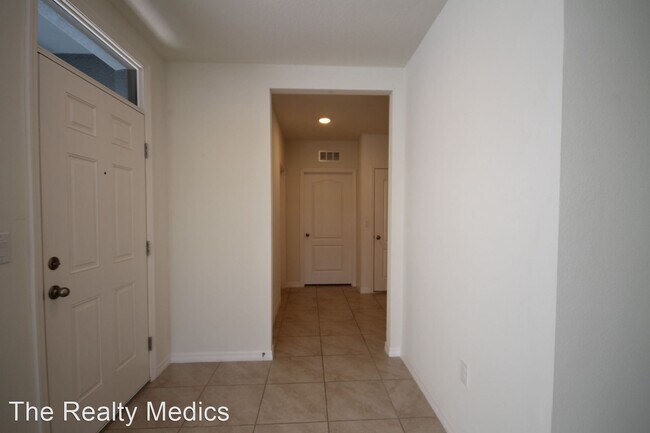 Building Photo - 3 br, 2 bath House - 573 Armoyan Way