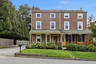 Building Photo - 730 N New St