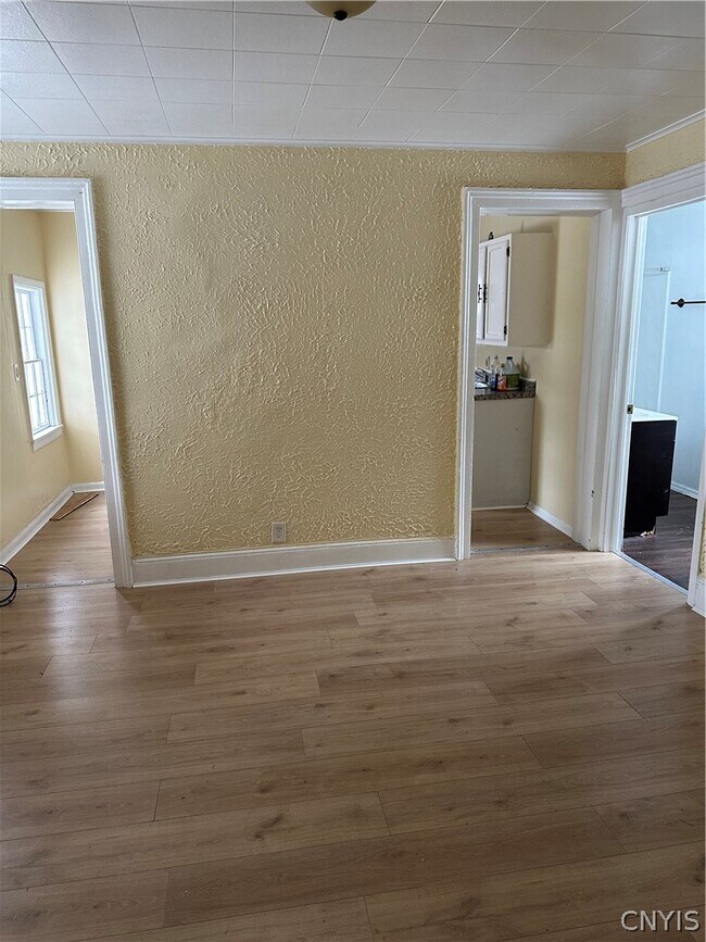 Foto del edificio - 705 N James St