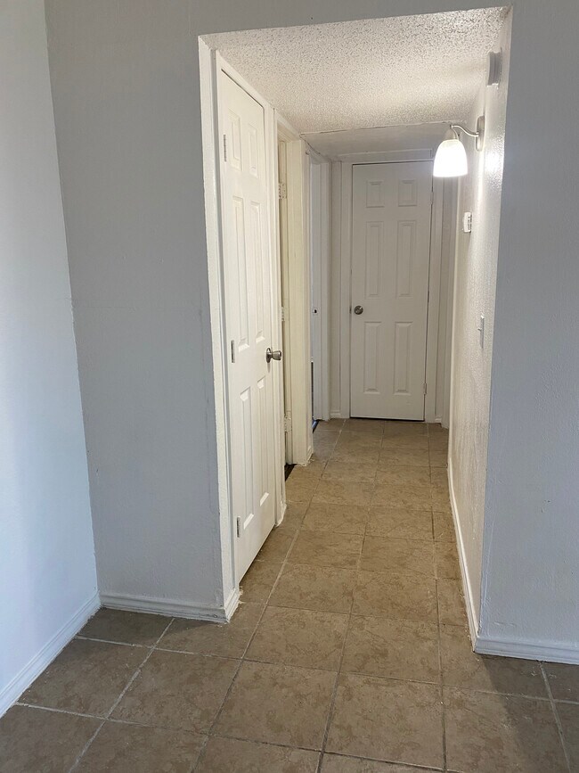 Foto del edificio - North Village Apartments