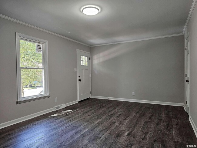 Foto del edificio - 5904 Applewood Ln
