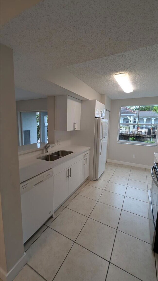 Foto del edificio - 9640 NW 2nd St