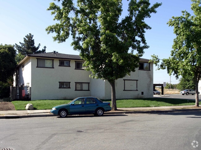 Building Photo - 7470 Rogers Ln