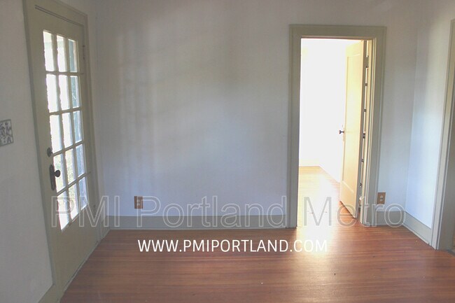 Building Photo - 7224 SW 33rd Ave